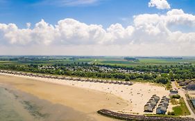 Roompot Beach Resort  3*